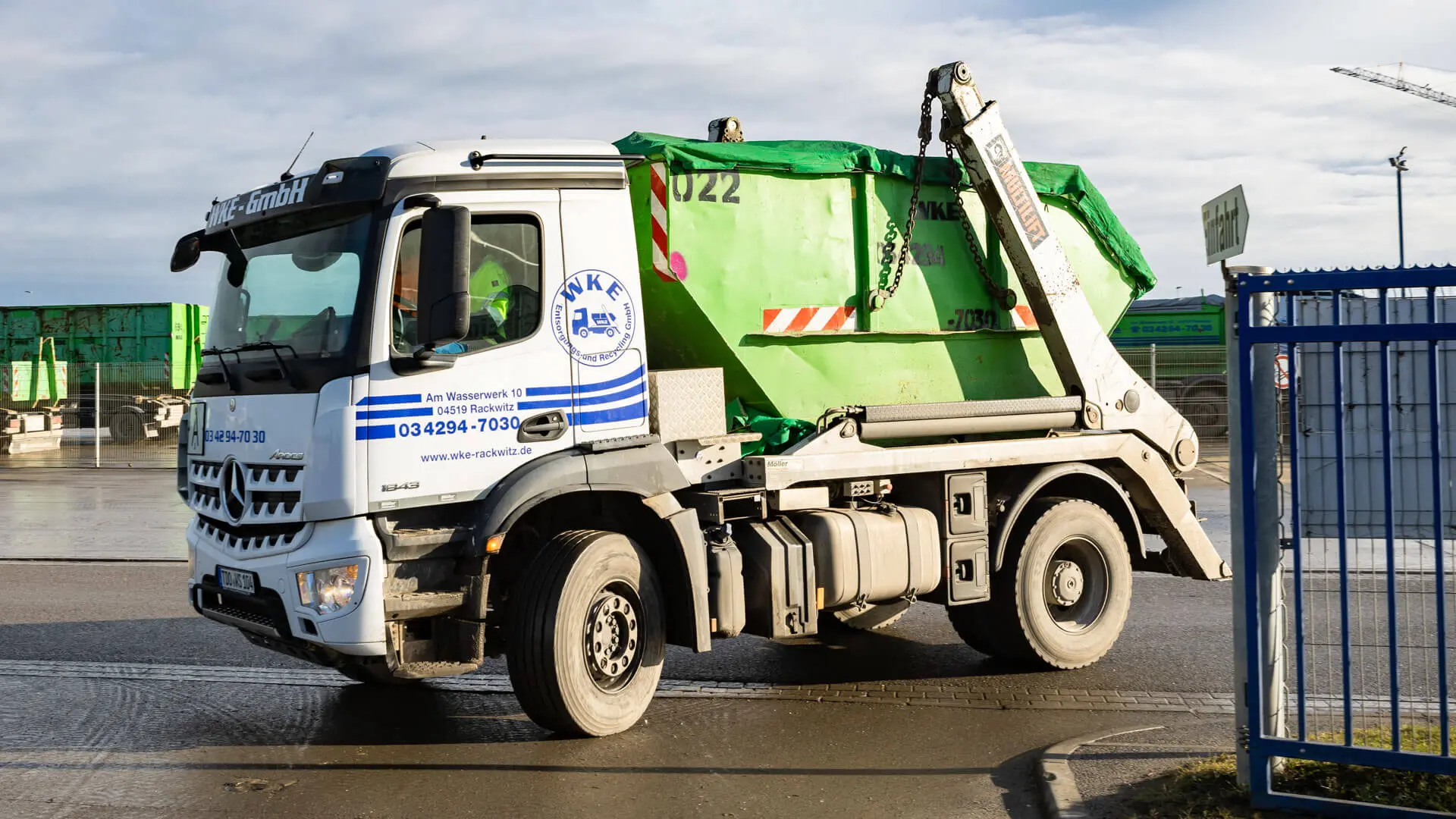 Containerdienst - Abroll- Absetzcontainer
